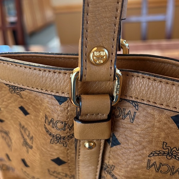 MCM - Picture 6 of 16